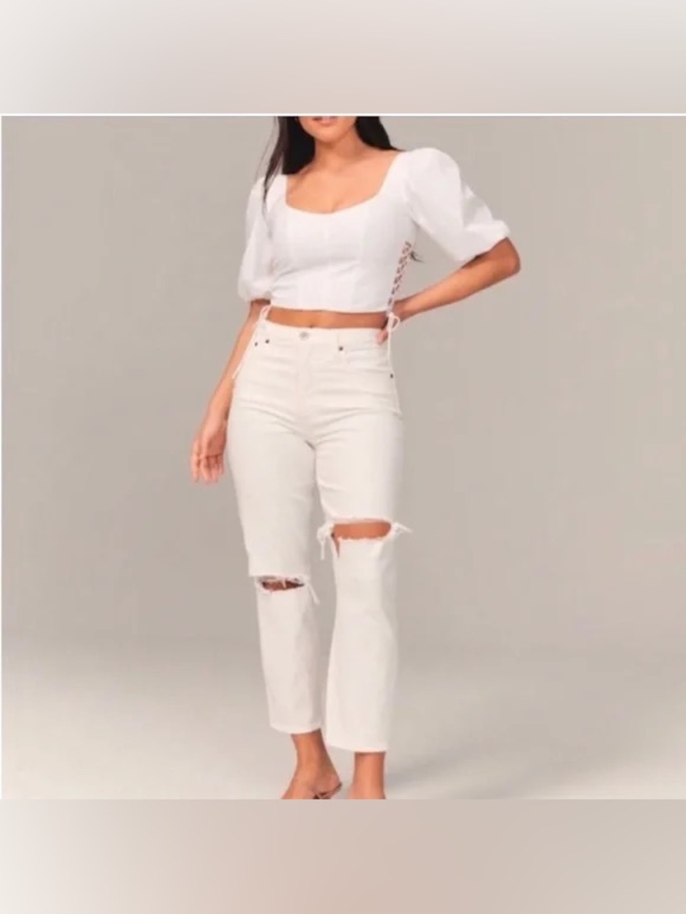 EUC Abercrombie & Fitch Mom High Rise White Jeans size 30/10